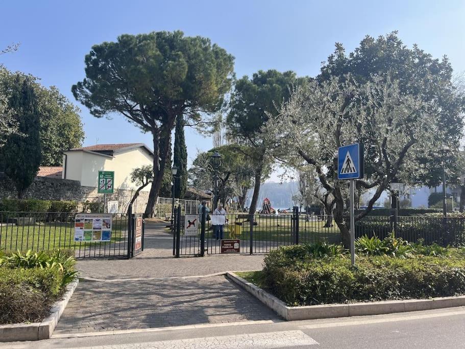 La Piccola Casa Al Lago - Intera Casa Con 3 Camere E 2 Box Salo Exterior photo